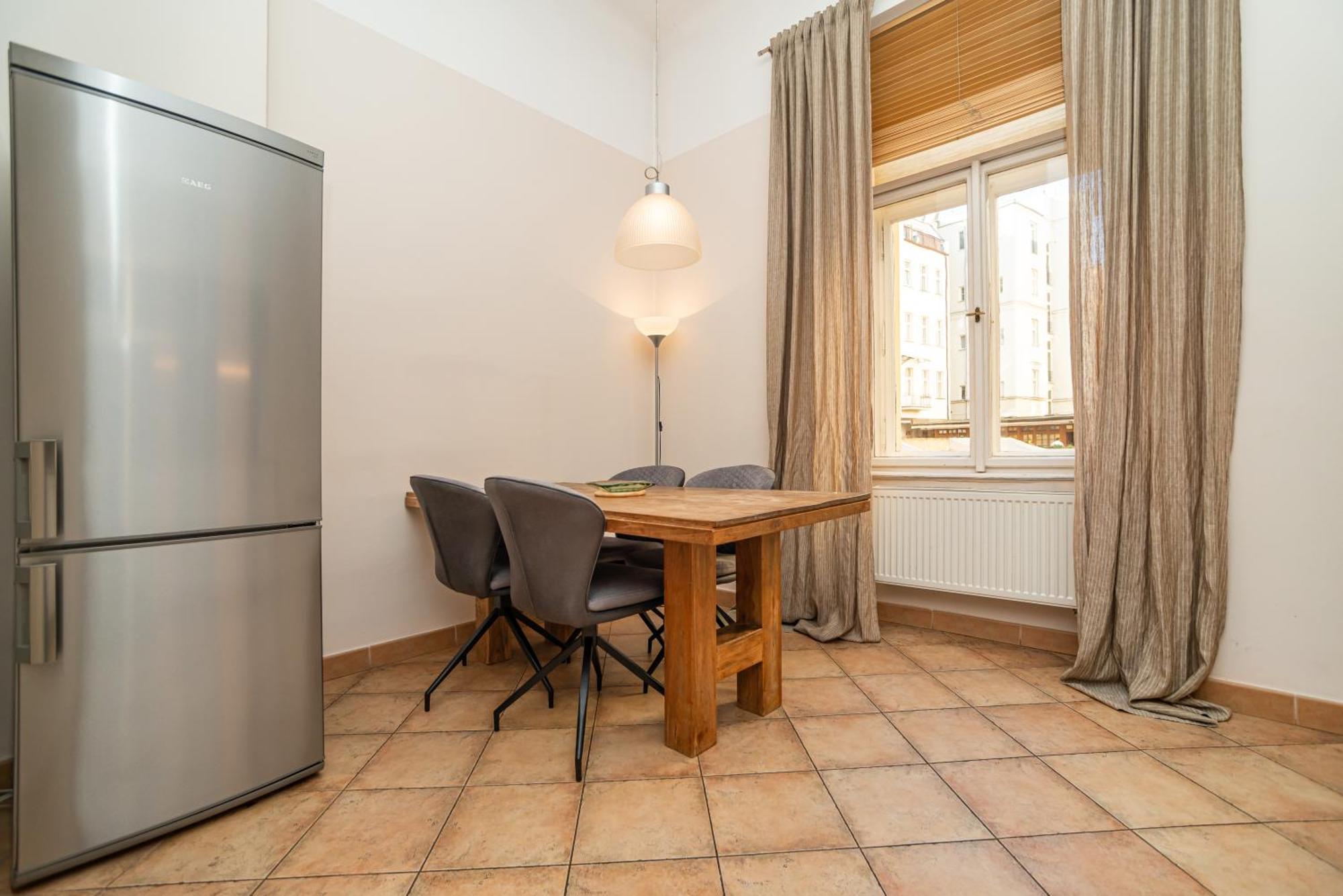 Large And Modern Apartment In The Heart Of プラハ エクステリア 写真