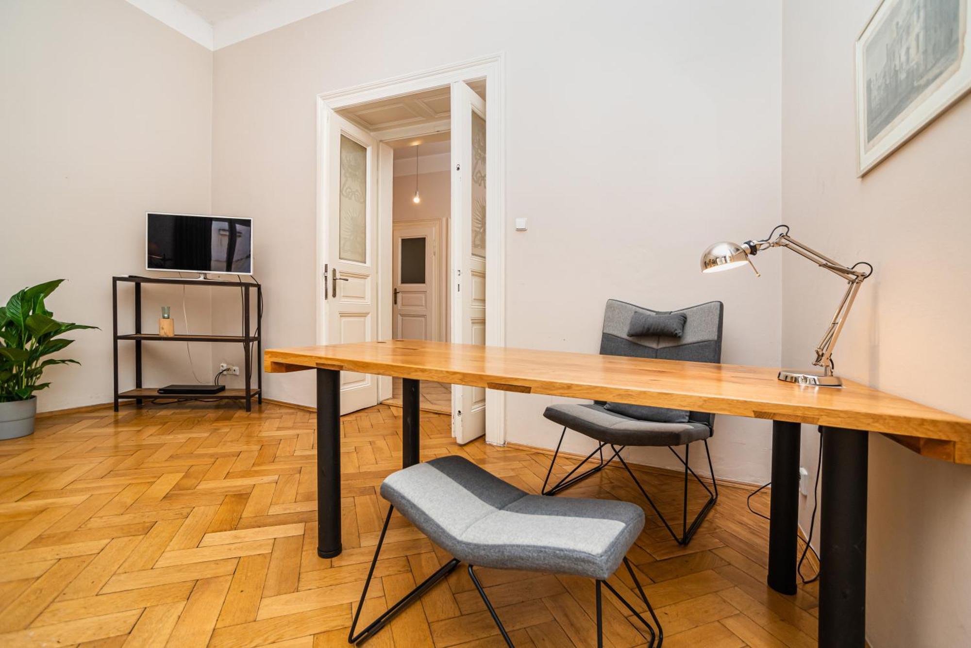 Large And Modern Apartment In The Heart Of プラハ エクステリア 写真
