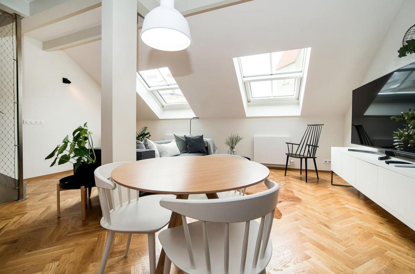 Large And Modern Apartment In The Heart Of プラハ エクステリア 写真