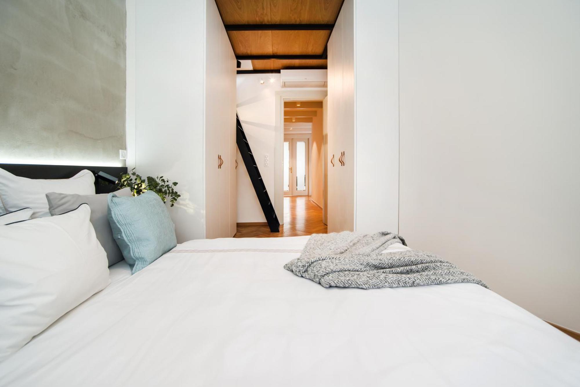 Large And Modern Apartment In The Heart Of プラハ エクステリア 写真