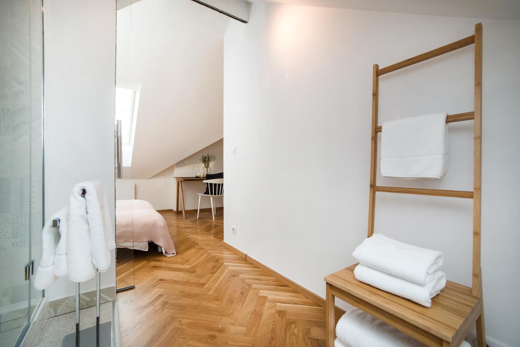 Large And Modern Apartment In The Heart Of プラハ エクステリア 写真