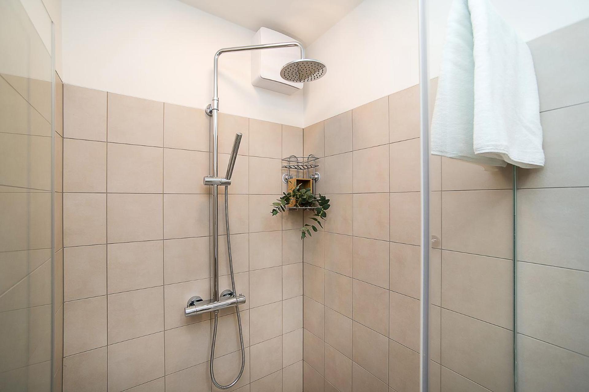 Large And Modern Apartment In The Heart Of プラハ エクステリア 写真