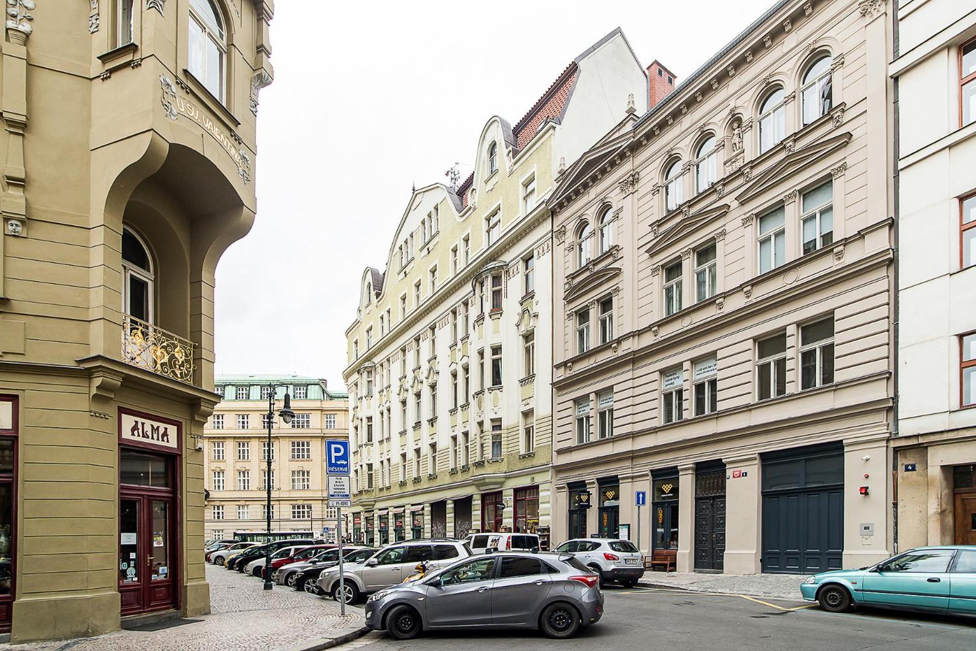Large And Modern Apartment In The Heart Of プラハ エクステリア 写真